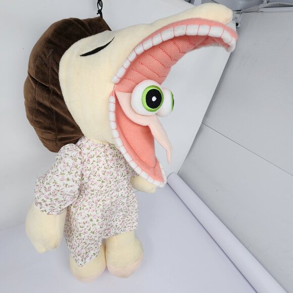 Beetlejuice Barbara Maitland 18" Plush Doll By Spirit Halloween - Picture 11 of 11